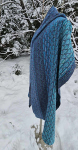 Shawl blue and grey / Scale pattern