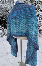 Load image into Gallery viewer, Shawl blue and grey / Scale pattern