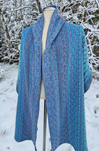 Charger l&#39;image dans la galerie, Shawl blue and grey / Scale pattern