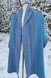 Shawl blue and grey / Scale pattern