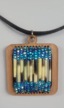 Charger l&#39;image dans la galerie, Quills and beads pendant