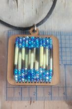 Charger l&#39;image dans la galerie, Quills and beads pendant