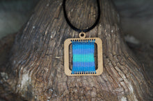 Charger l&#39;image dans la galerie, Handwoven wool pendant