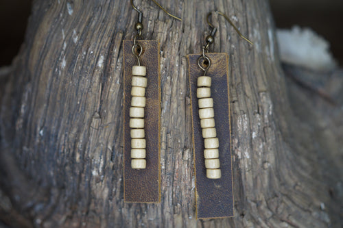 Leather and wooden beads earring