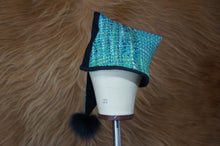 Load image into Gallery viewer, Wool Toque with Weaving