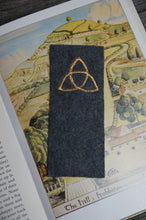 Charger l&#39;image dans la galerie, Embroidered Felted Wool Book Marks